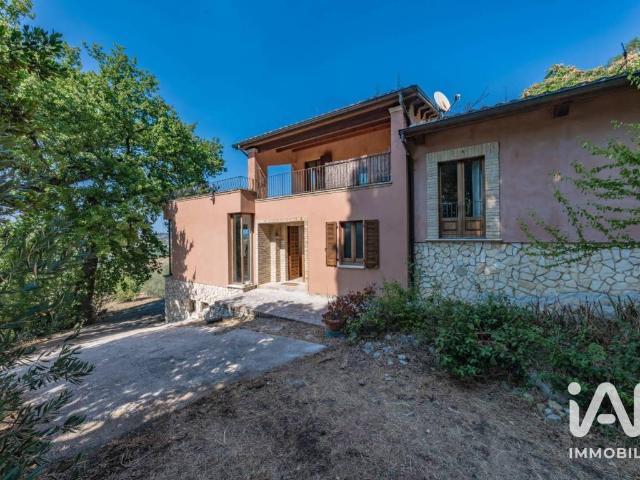 Rustico in vendita a Bucchianico, Abruzzo