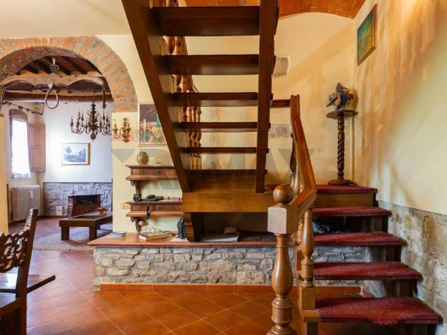 Rustico in vendita a Bucine, Toscana