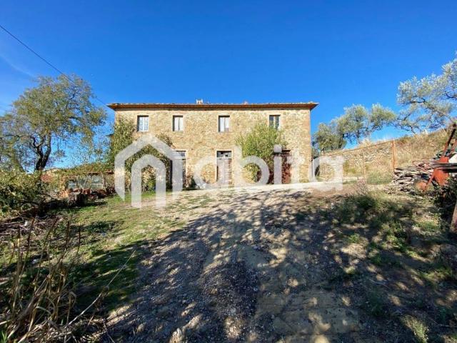 Rustico in vendita a Bucine, Toscana