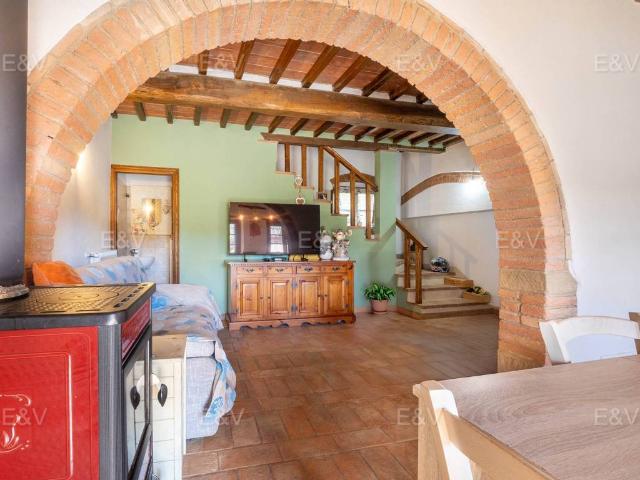 Rustico in vendita a Bucine, Toscana