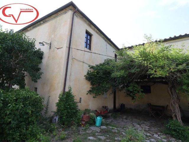 Rustico in vendita a Bucine, Toscana
