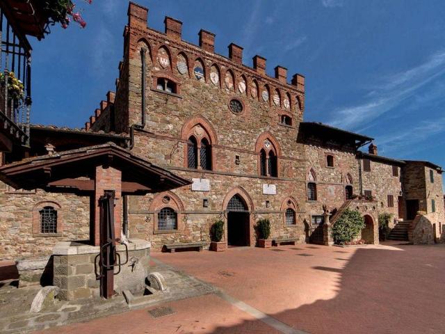Rustico in vendita a Bucine, Toscana