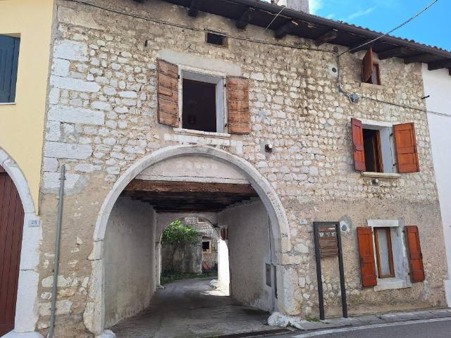 Rustico in vendita a Budoia, Friuli-Venezia Giulia
