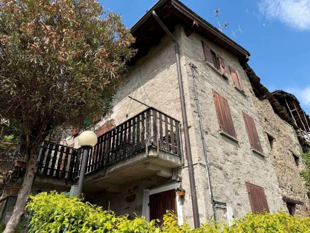 Rustico in vendita a Buglio In Monte, Lombardia
