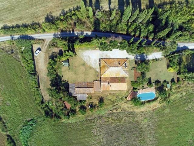 Rustico in vendita a Buonconvento, Toscana