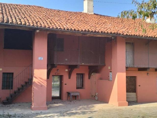 Rustico in vendita a San Vitale, Piemonte