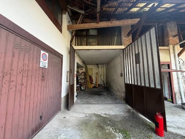 Rustico in vendita a Bussero, Lombardia
