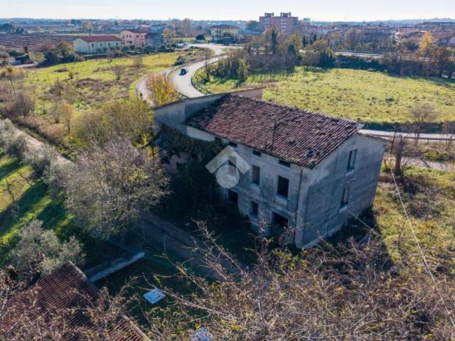 Rustico in vendita a Bussolengo, Veneto