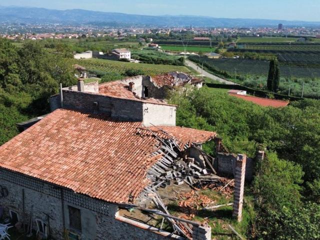 Rustico in vendita a Bussolengo, Verona
