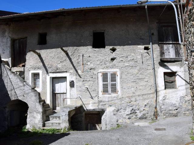 Rustico in vendita a Foresto, Piemonte
