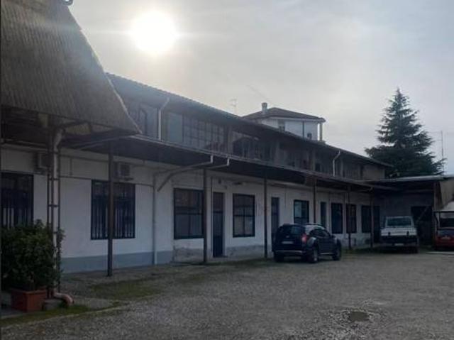 Rustico in vendita a Busto Arsizio, Lombardia