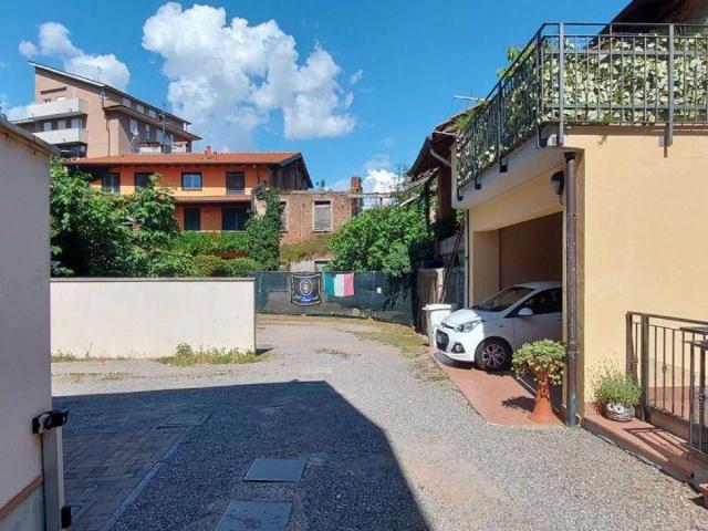 Rustico in vendita a Busto Garolfo, Lombardia