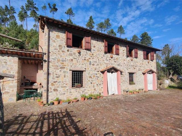 Rustico in vendita a Buti, Toscana
