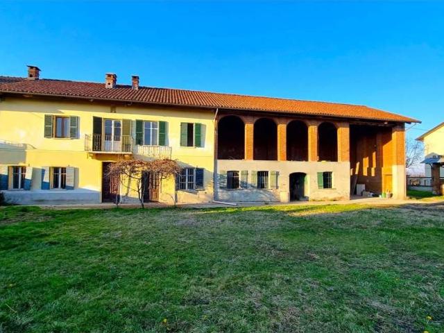 Rustico in vendita a Piemonte, Asti