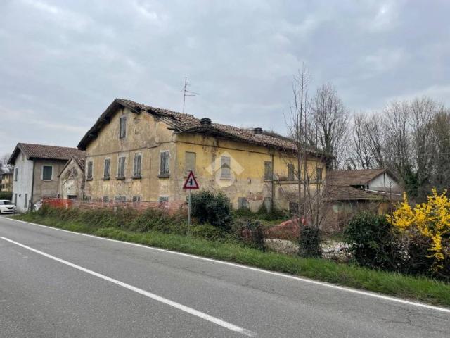 Rustico in vendita a Terra di Mezzo, Re
