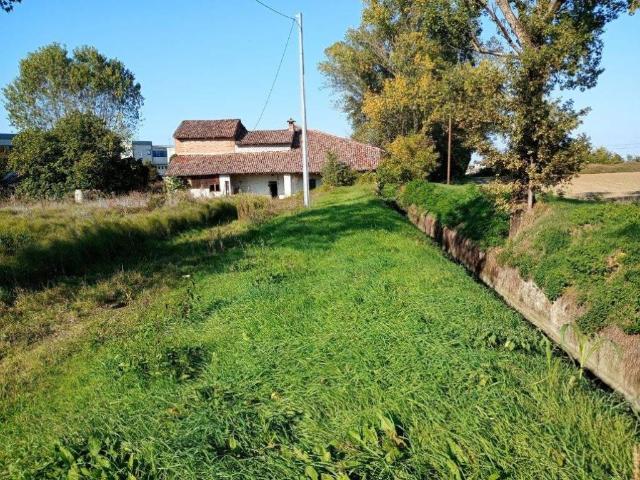 Rustico in vendita a Cadeo, Reggio Emilia