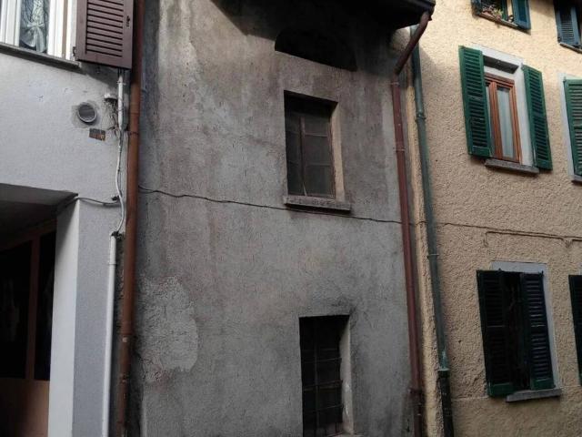 Rustico in vendita a Cadorago, Lombardia