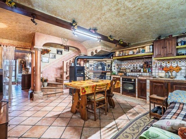 Rustico in vendita a Unione Montana di Comuni delle Valli di Lanzo, Ceronda e Casternone, Piemonte