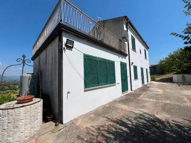 Rustico in vendita a Caiazzo, Campania