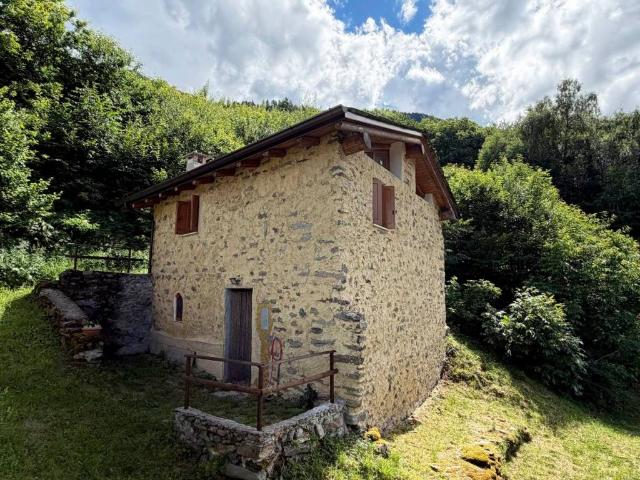 Rustico in vendita a Caiolo, Lombardia