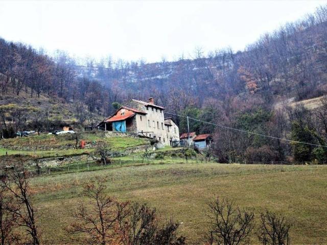 Rustico in vendita a Cairo Montenotte, Liguria