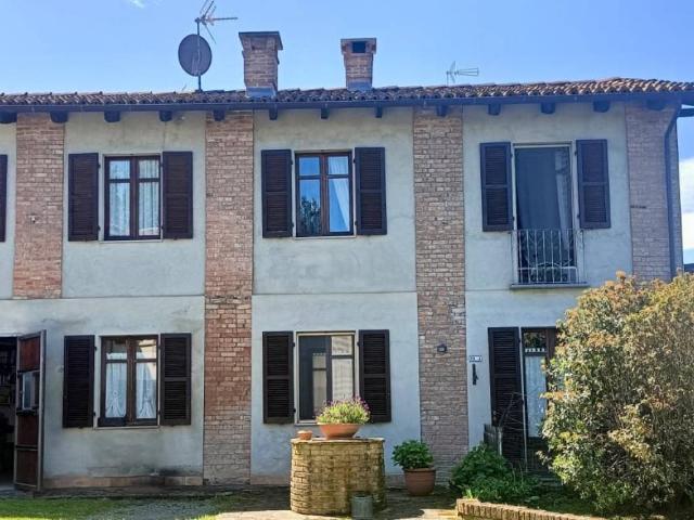 Rustico in vendita a Calamandrana, Asti
