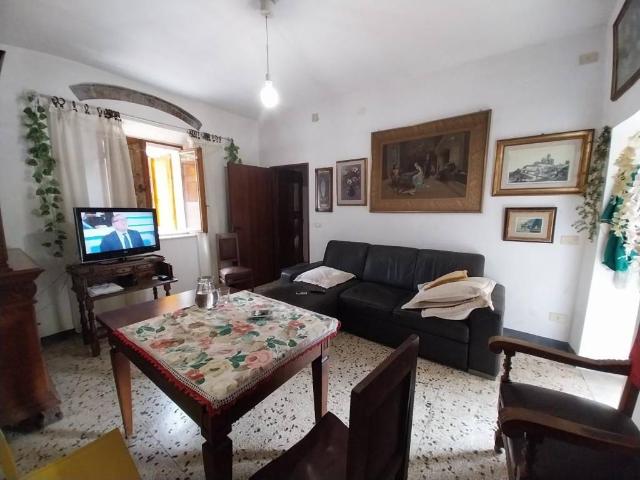 Rustico in vendita a Nicosia-Rezzano, Calci