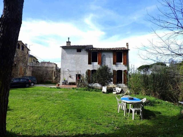 Rustico in vendita a Montemagno, Calci