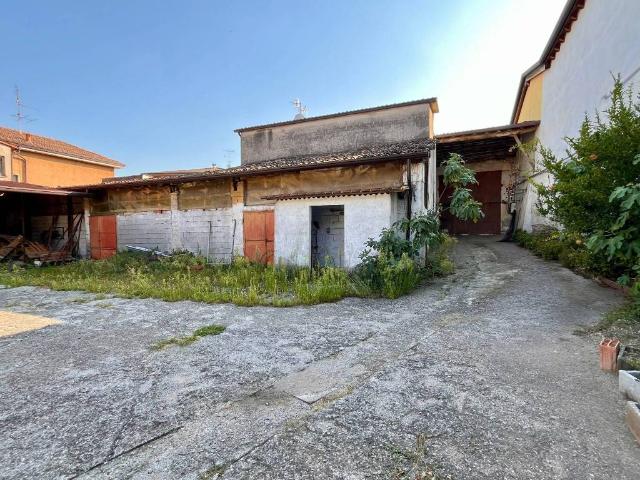 Rustico in vendita a Calcinato, Lombardia
