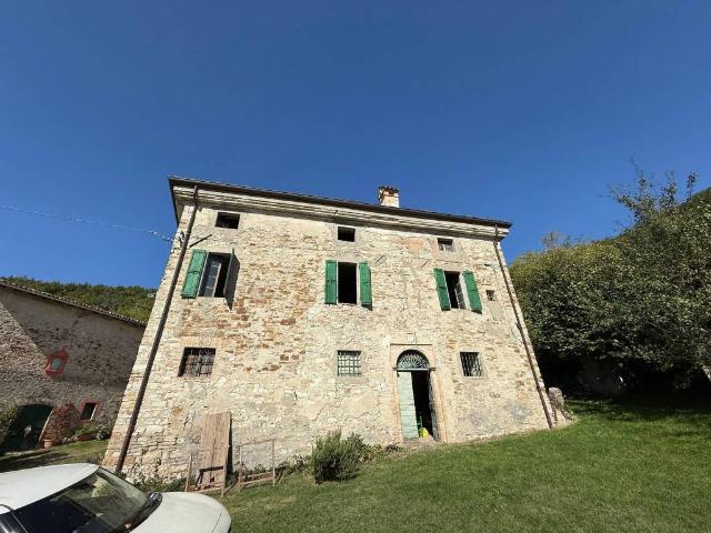 Rustico in vendita a Calestano, Reggio Emilia