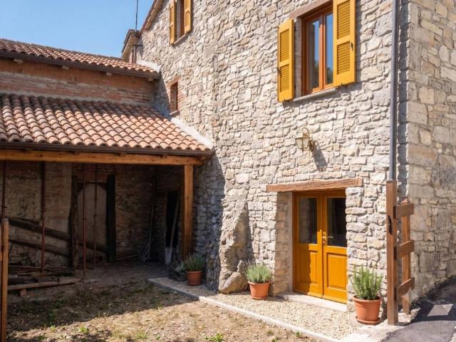 Rustico in vendita a Calestano, Reggio Emilia
