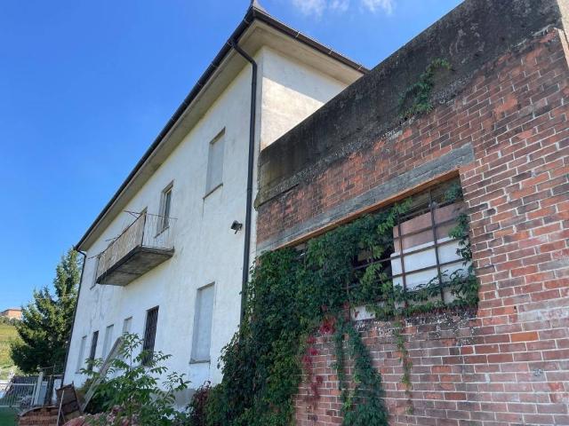Rustico in vendita a Piemonte, Asti