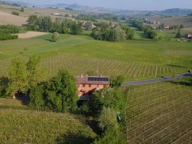 Rustico in vendita a Piemonte, Asti