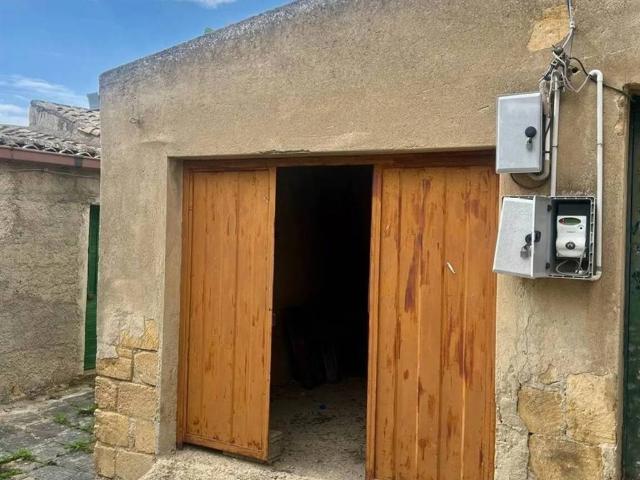 Rustico in vendita a Serradifalco, Sicilia