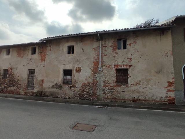 Rustico in vendita a Caltignaga, Novara