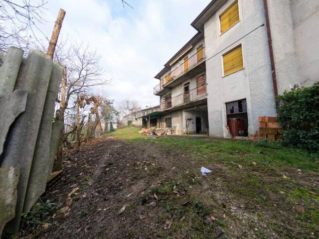 Rustico in vendita a Calvagese Della Riviera, Lombardia