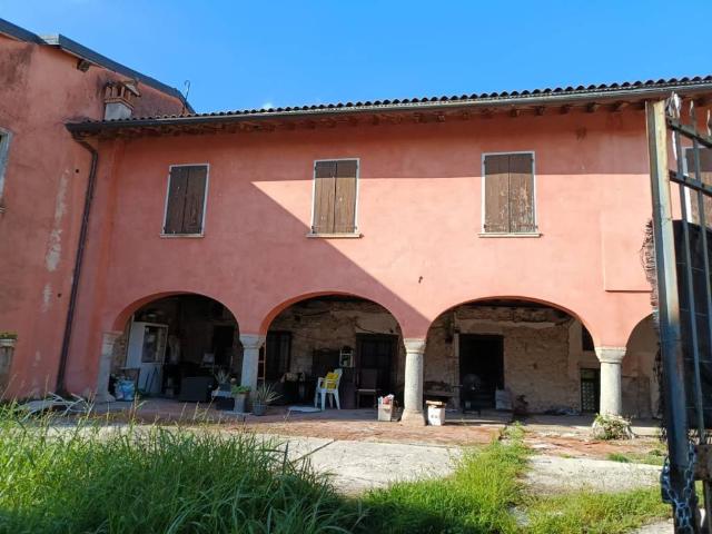Rustico in vendita a Calvagese Della Riviera, Lombardia