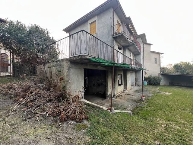 Rustico in vendita a Calvagese Della Riviera, Lombardia