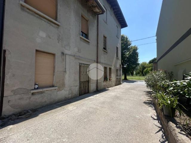 Rustico in vendita a Calvisano, Lombardia
