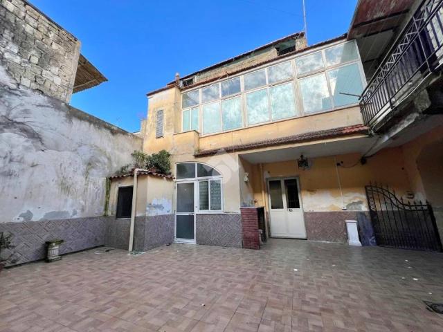 Rustico in vendita a Calvizzano, Campania