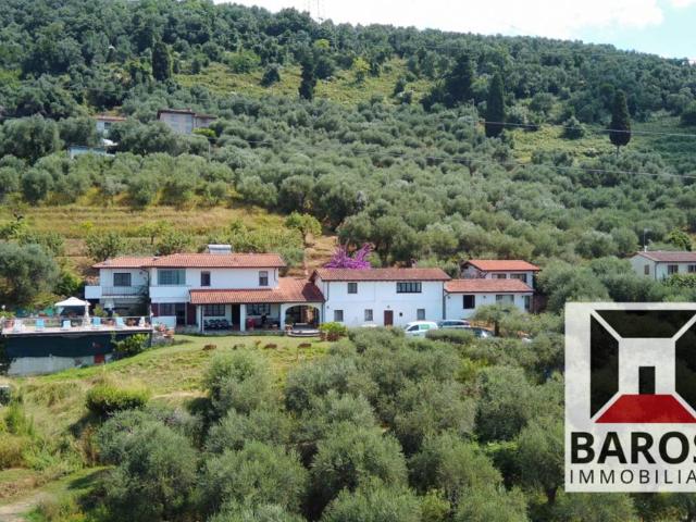 Villa Indipendente in vendita a Camaiore, Toscana