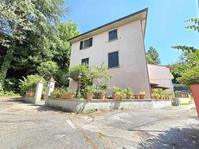 Rustico in vendita a Camaiore, Toscana