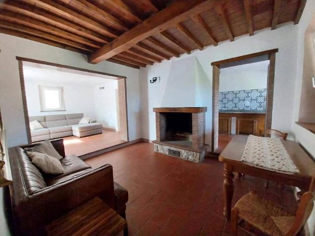 Rustico in vendita a Greppolungo, Camaiore