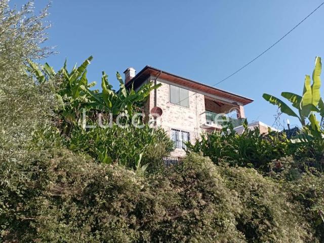 Rustico in vendita a Camaiore, Toscana
