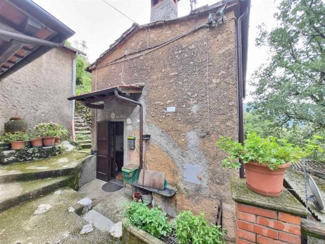 Rustico in vendita a Camaiore, Toscana