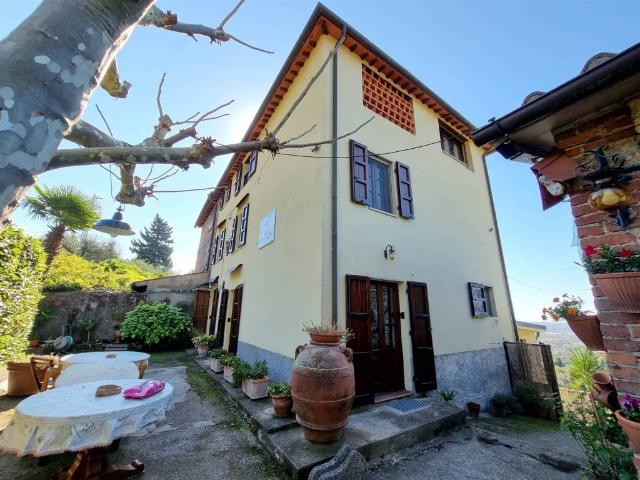 Rustico in vendita a Camaiore, Toscana