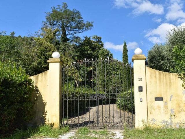 Rustico in vendita a Camaiore, Toscana