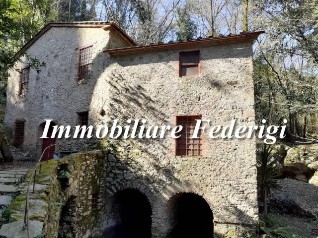 Rustico in vendita a Misigliano, Camaiore