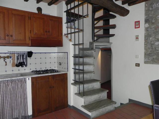 Rustico in vendita a Camaiore, Toscana