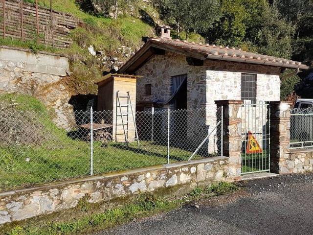 Rustico in vendita a Camaiore, Toscana
